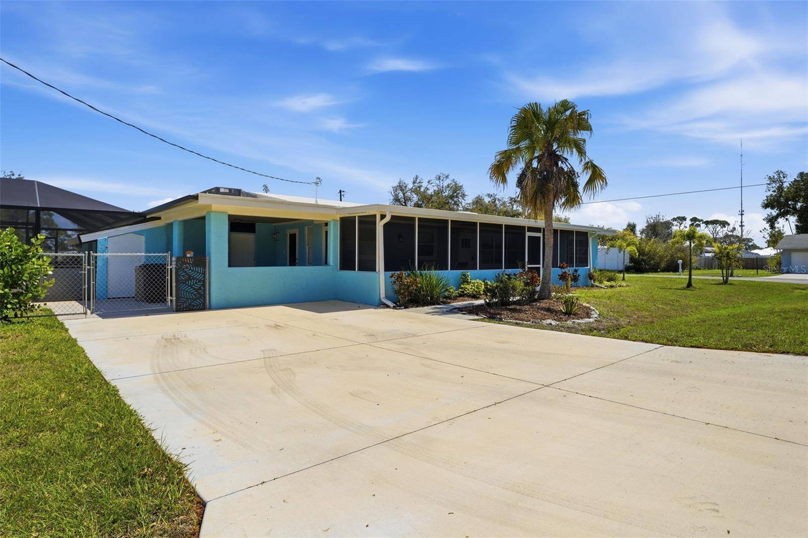 2400 PINE CT, Nokomis, FL 34275