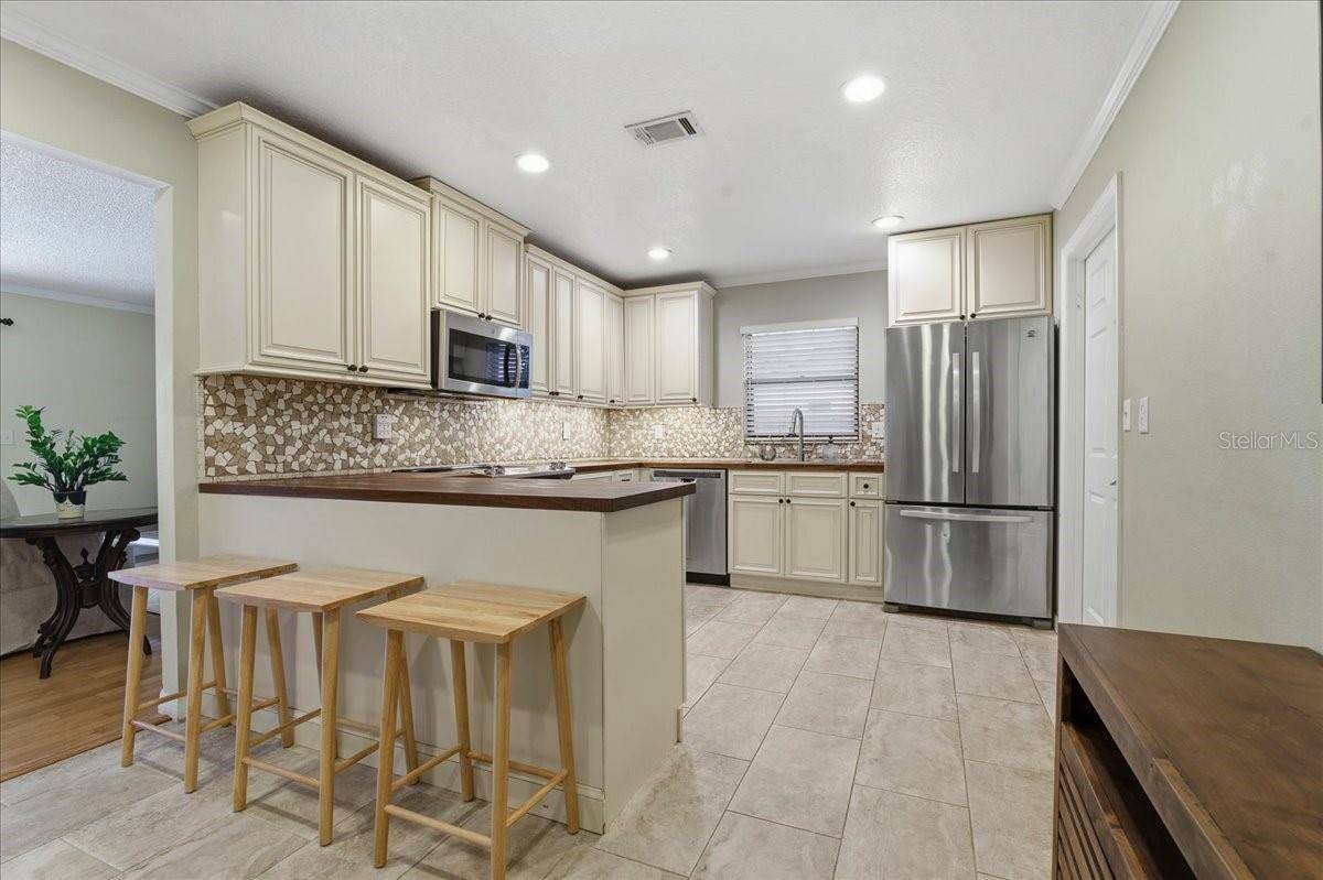 1467 GEORGETOWNE DR, Sarasota, FL 34232