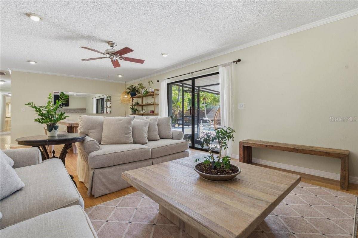 1467 GEORGETOWNE DR, Sarasota, FL 34232