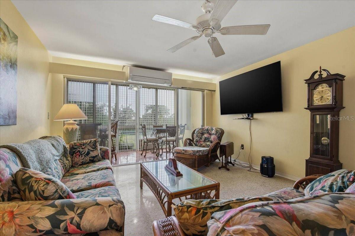 200 N BETTY LN #1C, Clearwater, FL 33755