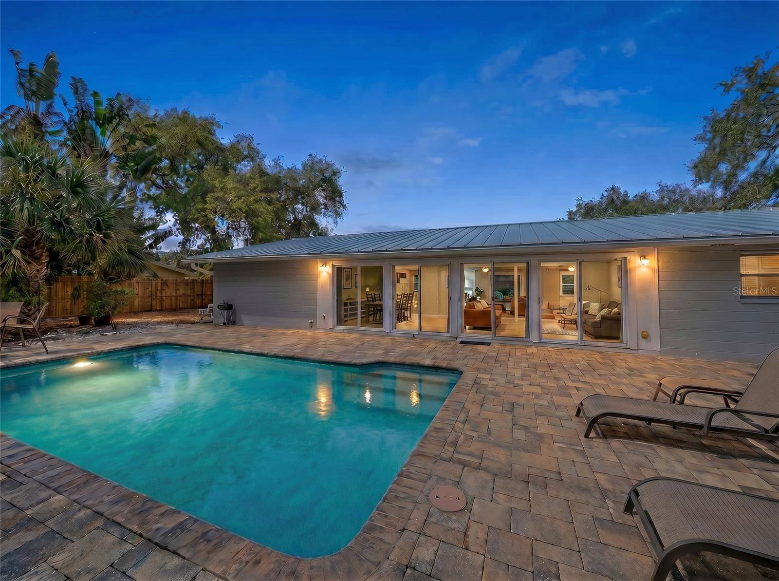 611 VENICE LN, Sarasota, FL 34242