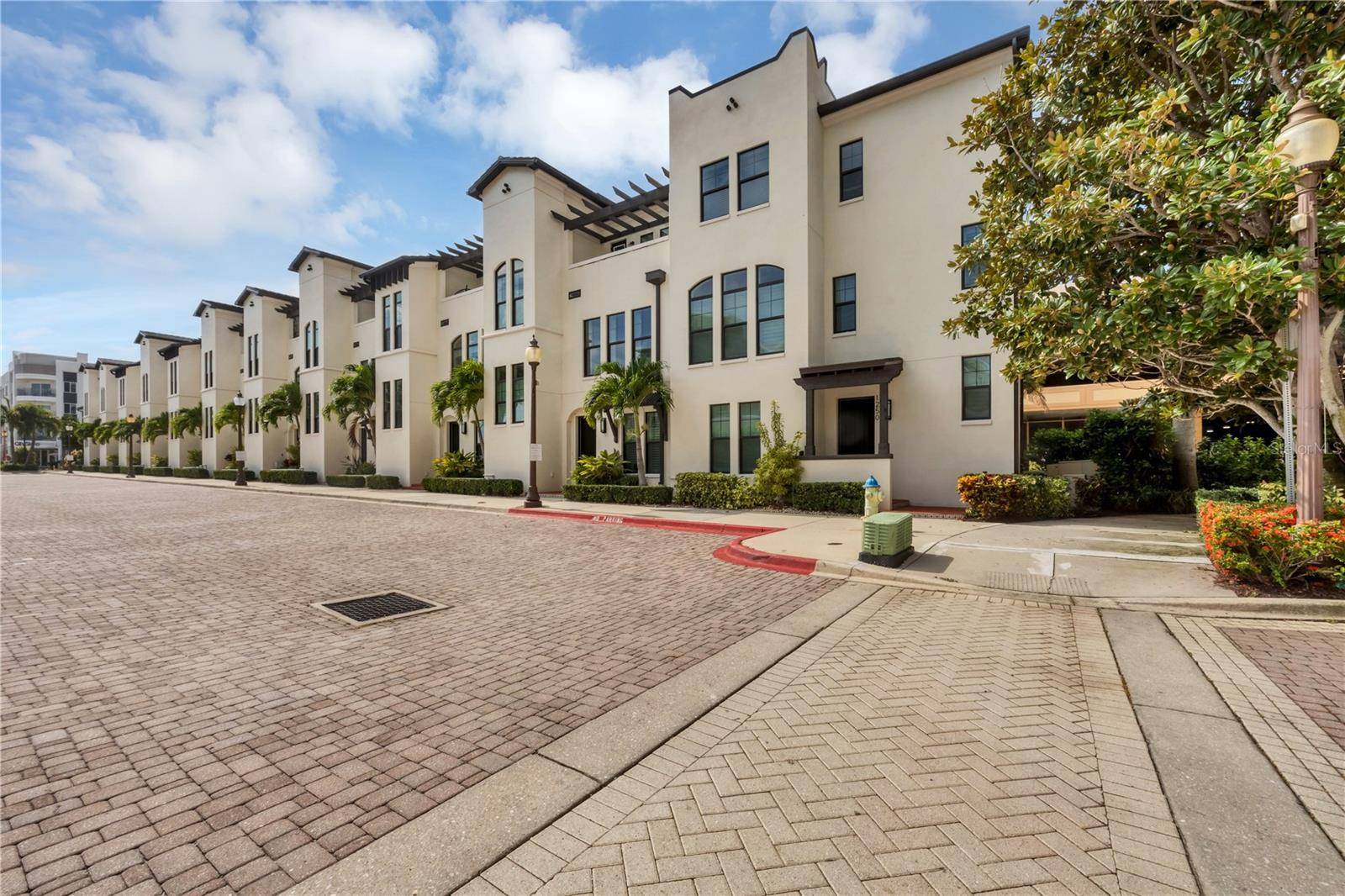 1250 MAY LN, Sarasota, FL 34236