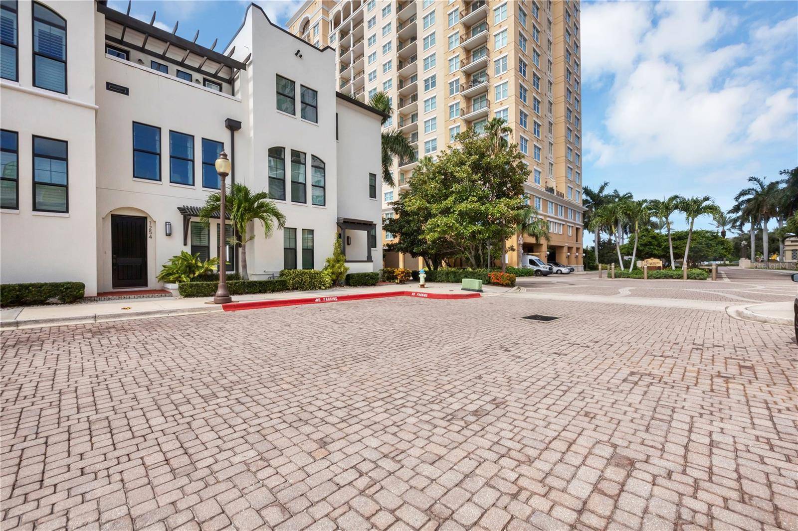 1250 MAY LN, Sarasota, FL 34236
