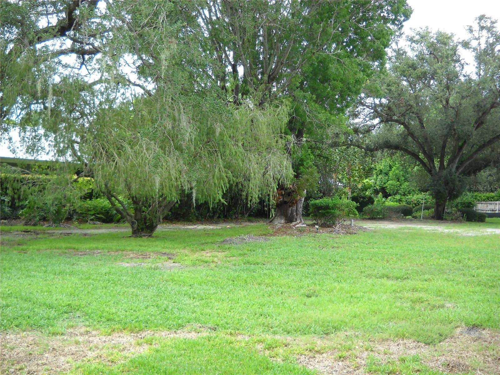 1749 CHEROKEE DR, Sarasota, FL 34239