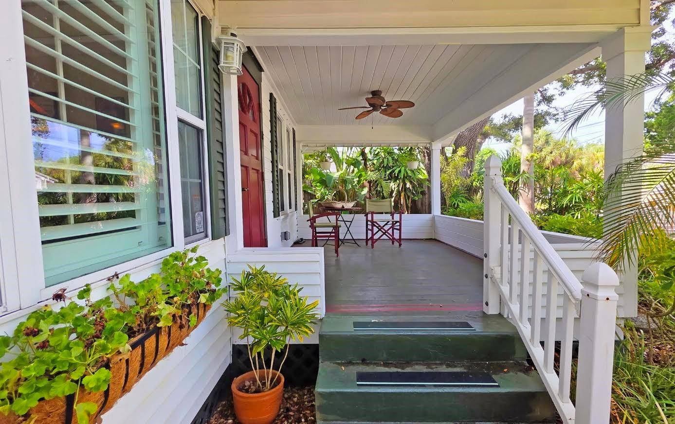 2310 HICKORY AVE, Sarasota, FL 34234