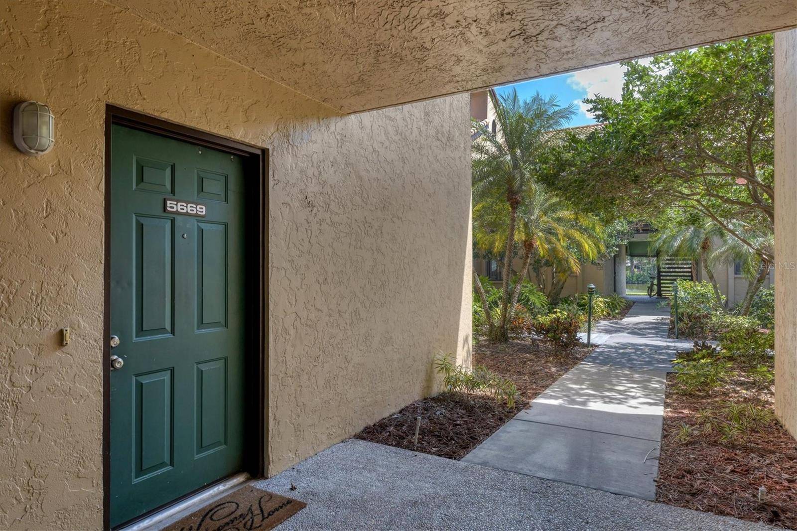 5669 ASHTON LAKE DR #1, Sarasota, FL 34231