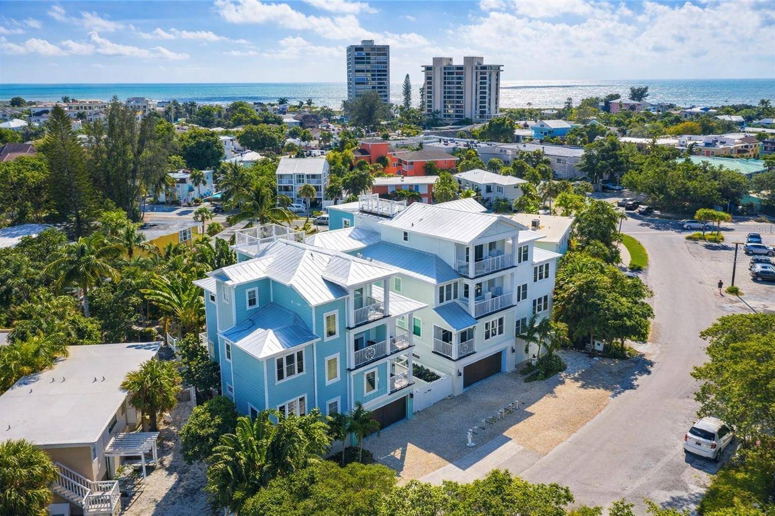 332 AVENIDA DE MAYO, Sarasota, FL 34242