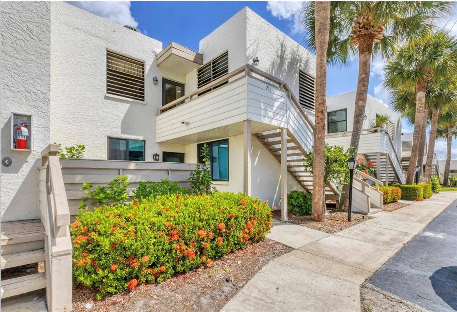 211 LAKEWOOD DR #211, Bradenton, FL 34210
