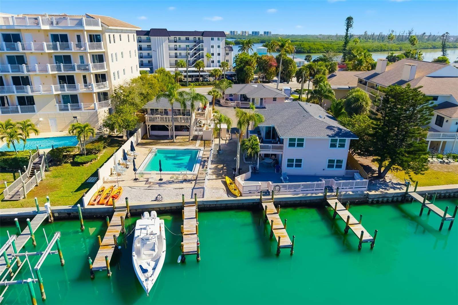 9022 MIDNIGHT PASS RD, Sarasota, FL 34242