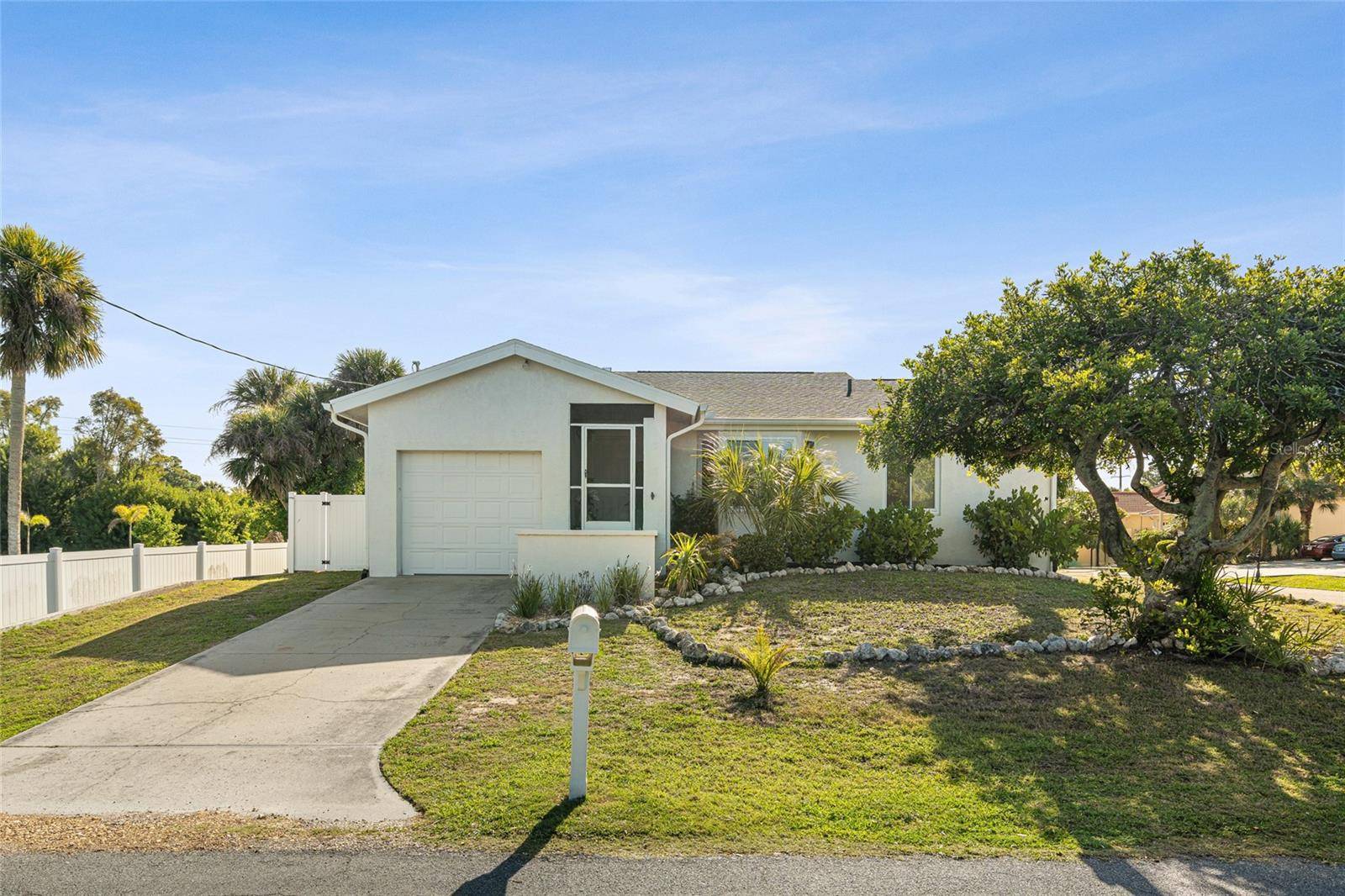 2600 PALMETTO ST, Nokomis, FL 34275