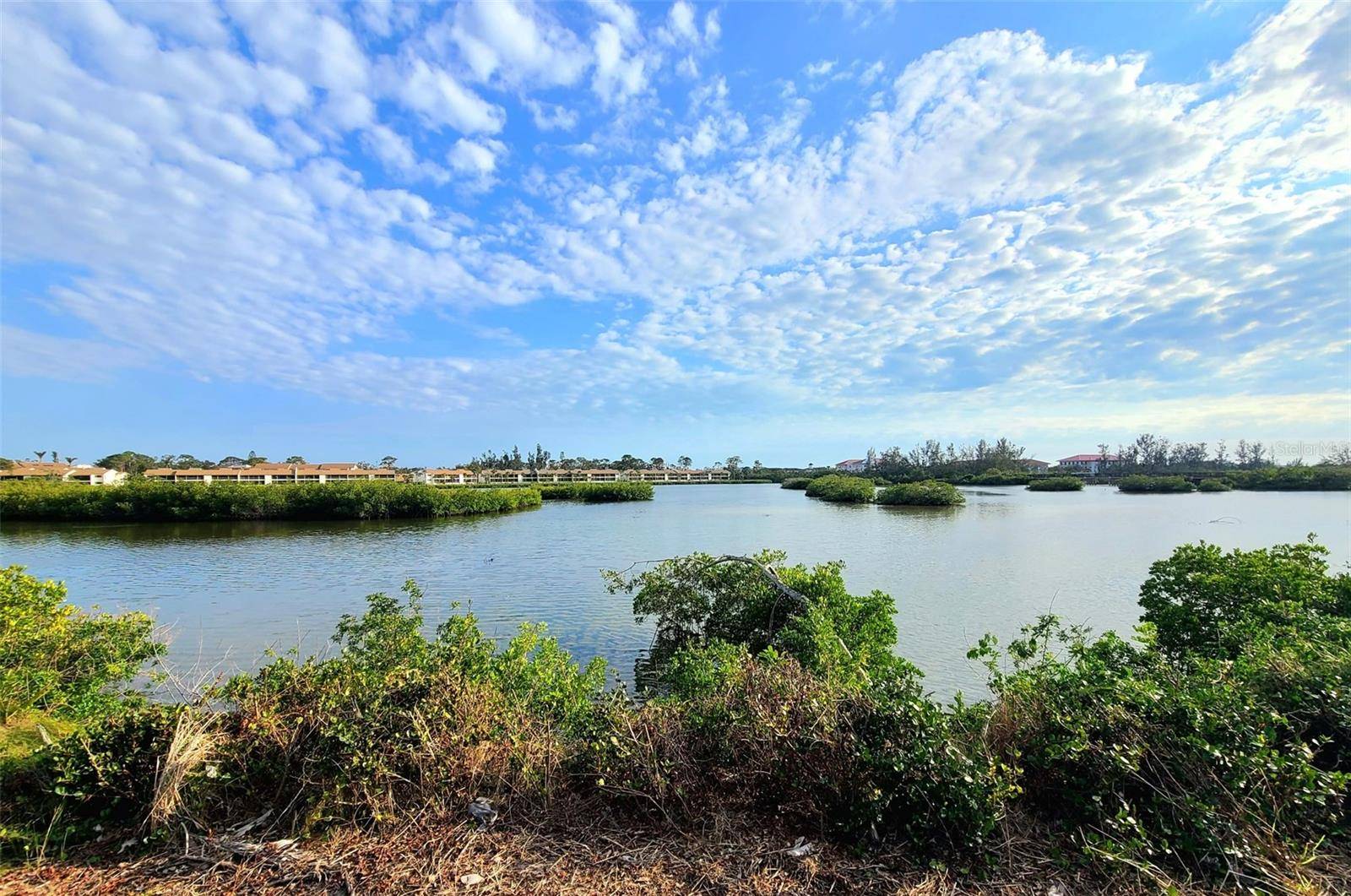 808 SUNCREST DR, Nokomis, FL 34275