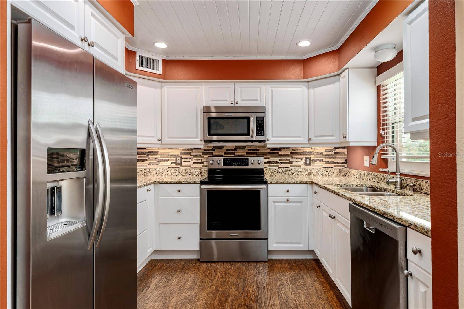 7001 PLACE DE LA PAIX #2A, South Pasadena, FL 33707