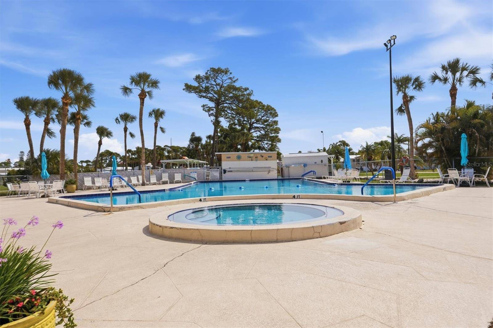 1674 UNIVERSITY PKWY #41, Sarasota, FL 34243