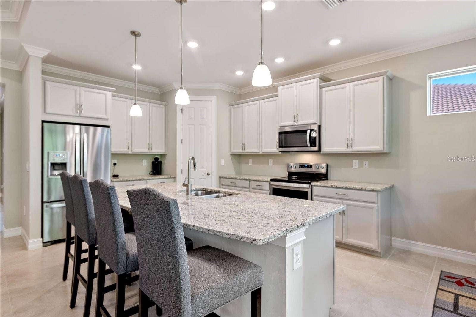 520 MARAVIYA BLVD, Nokomis, FL 34275