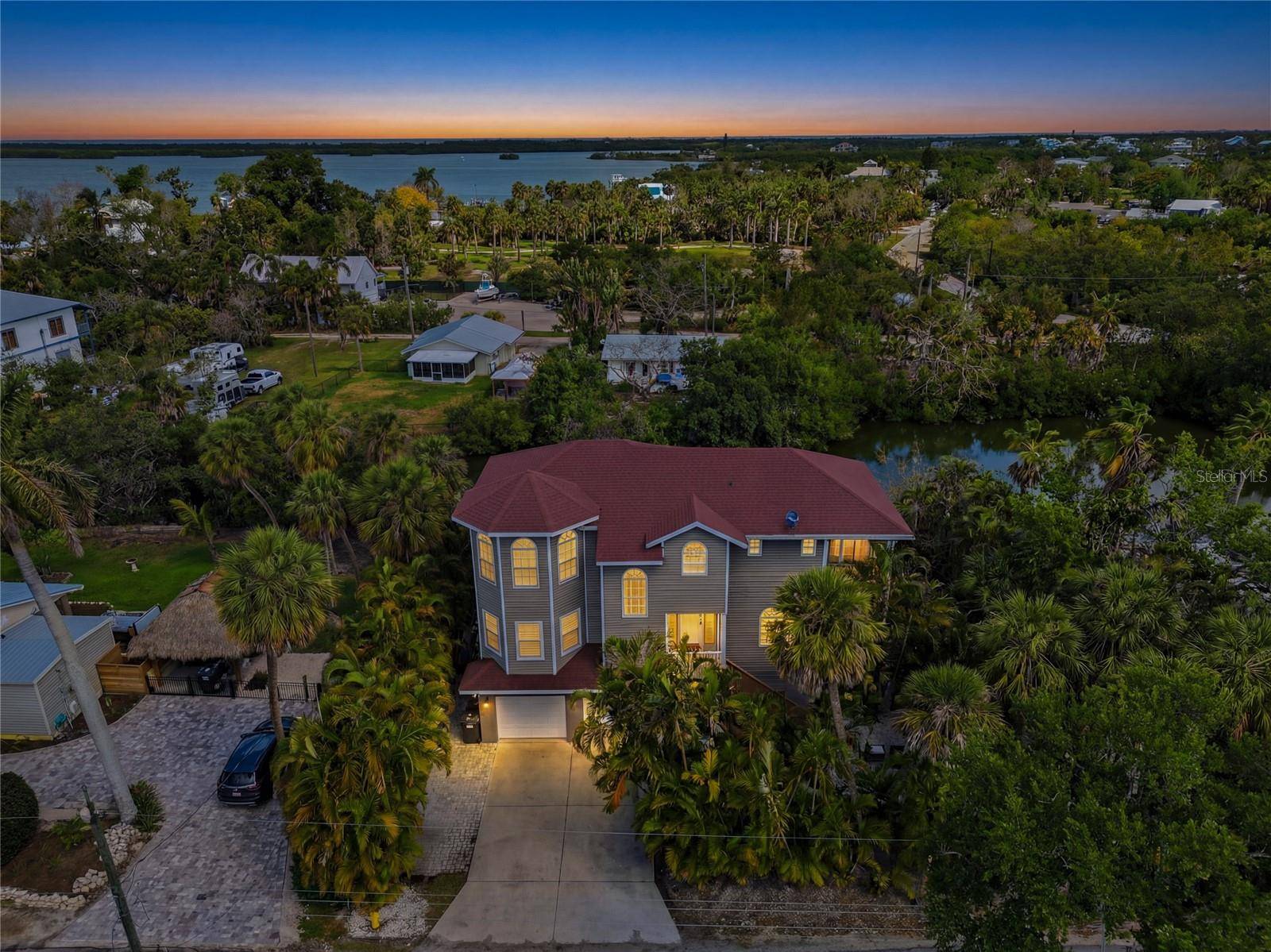 28 MICHIANA DR, Terra Ceia, FL 34250