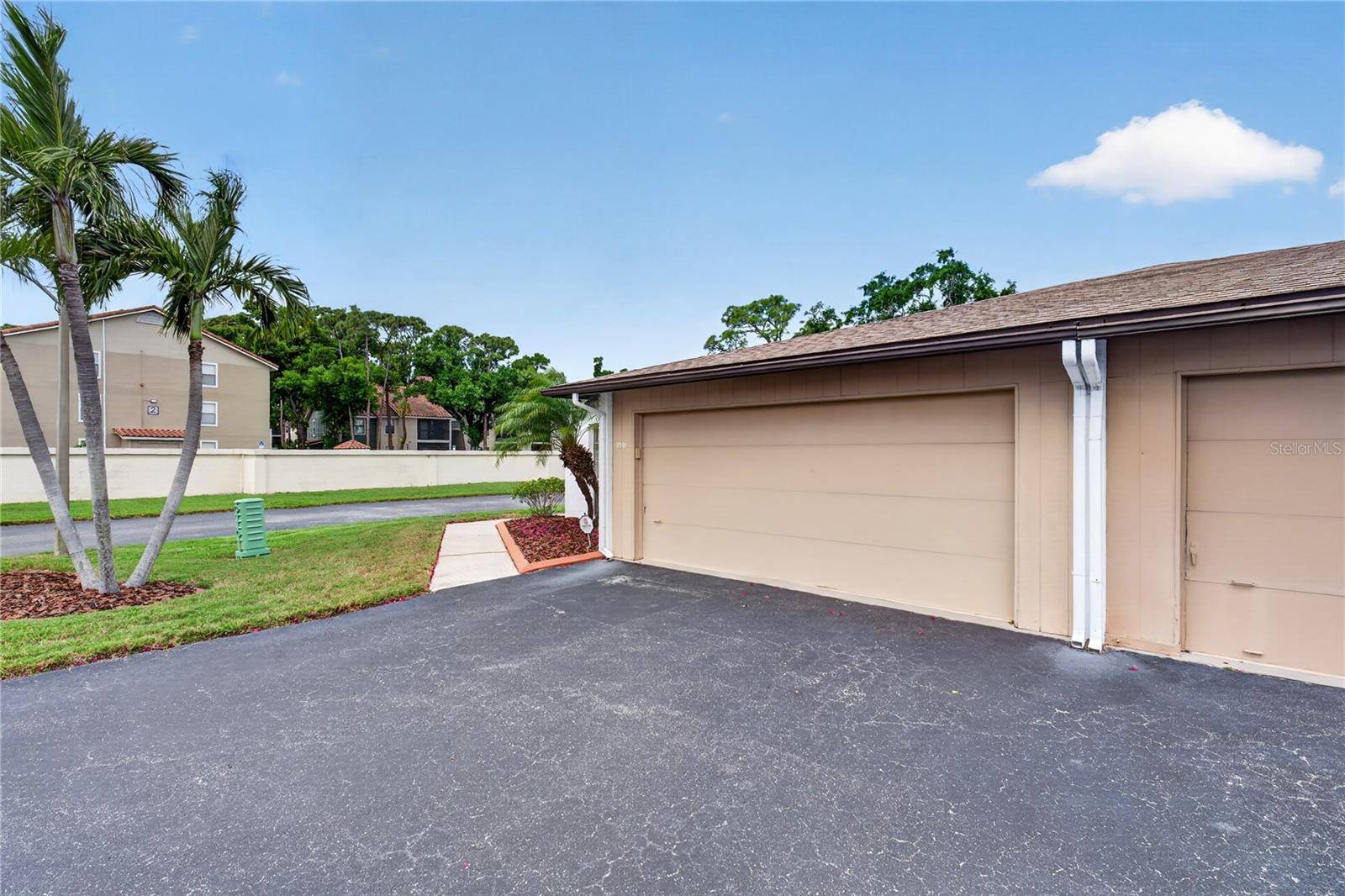 3501 N VILLAGE CT #220, Sarasota, FL 34231