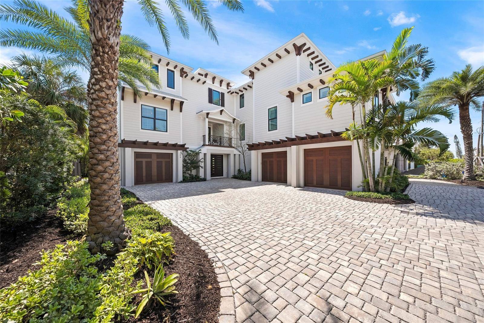209 WILLOW AVE, Anna Maria, FL 34216