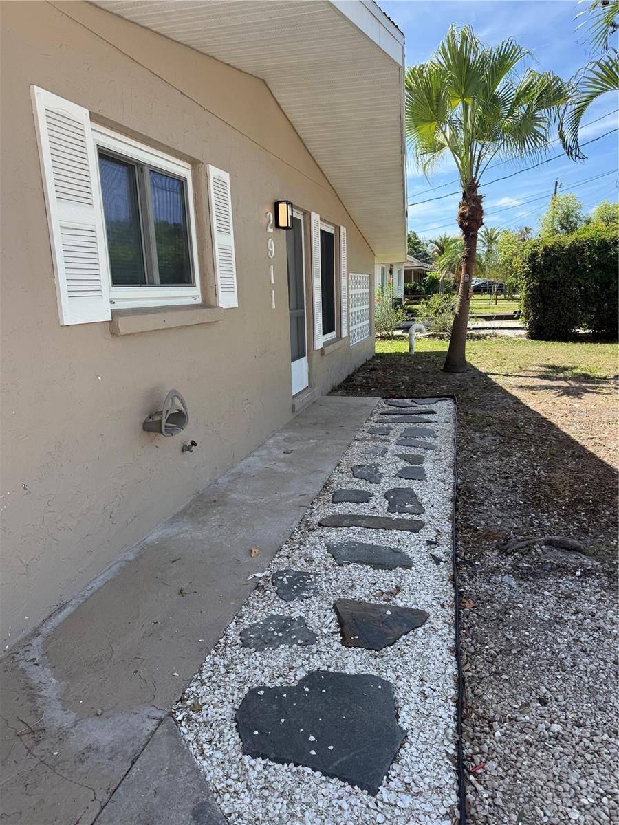 2911 PAFKO DR, Sarasota, FL 34232
