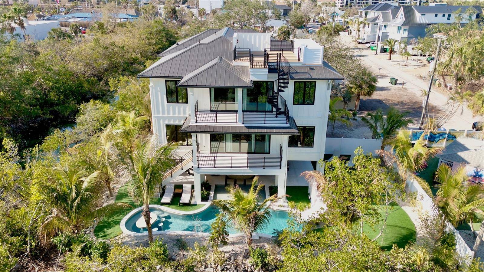 6548 SABAL DR, Sarasota, FL 34242