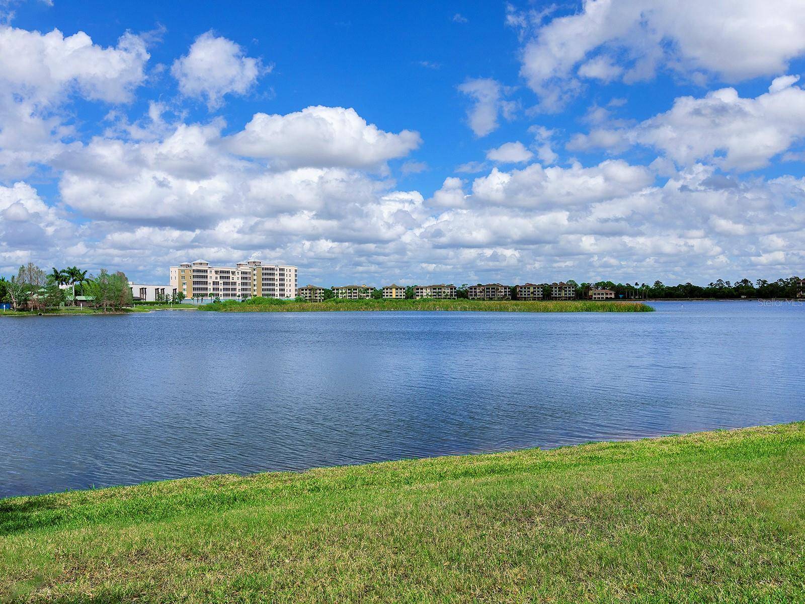 6427 MOORINGS POINT CIR #101, Lakewood Ranch, FL 34202