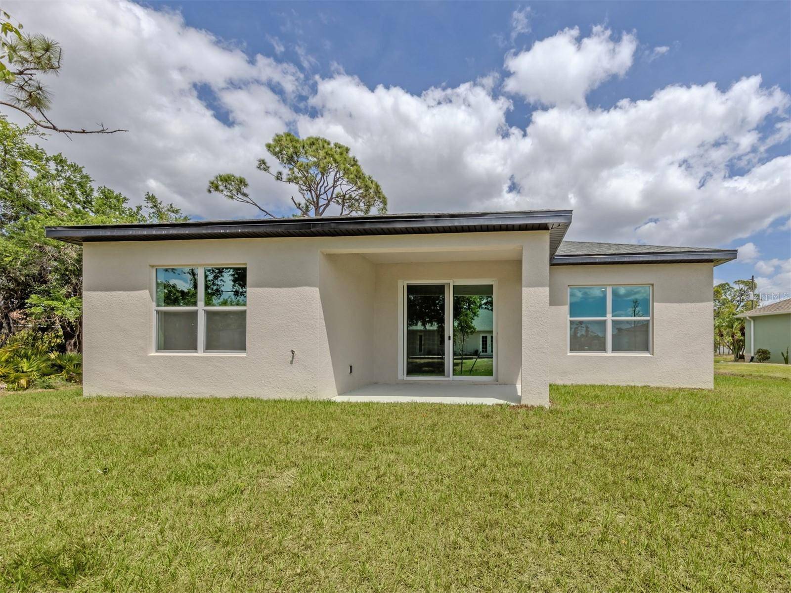 1047 COMFORT LN, North Port, FL 34288