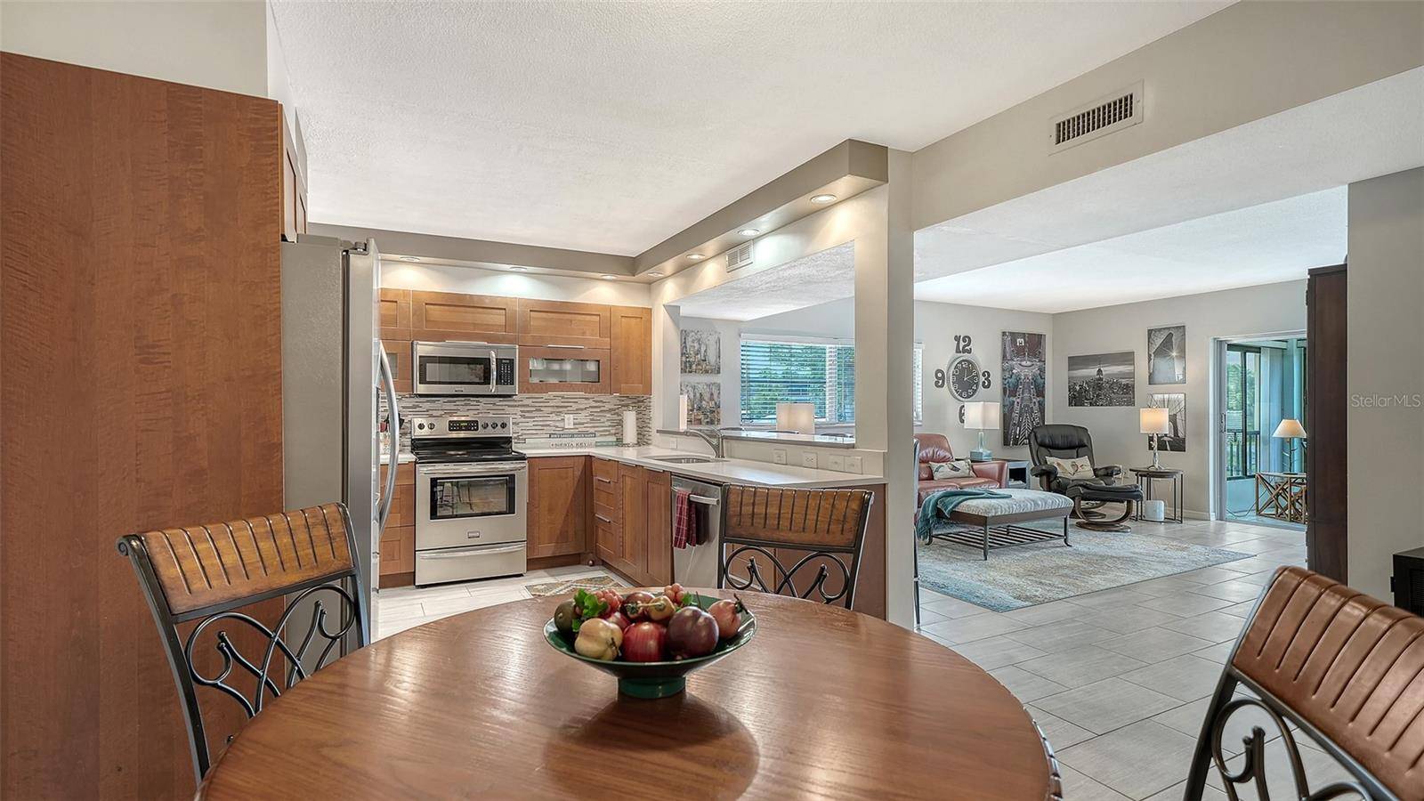 225 HOURGLASS WAY #202, Sarasota, FL 34242