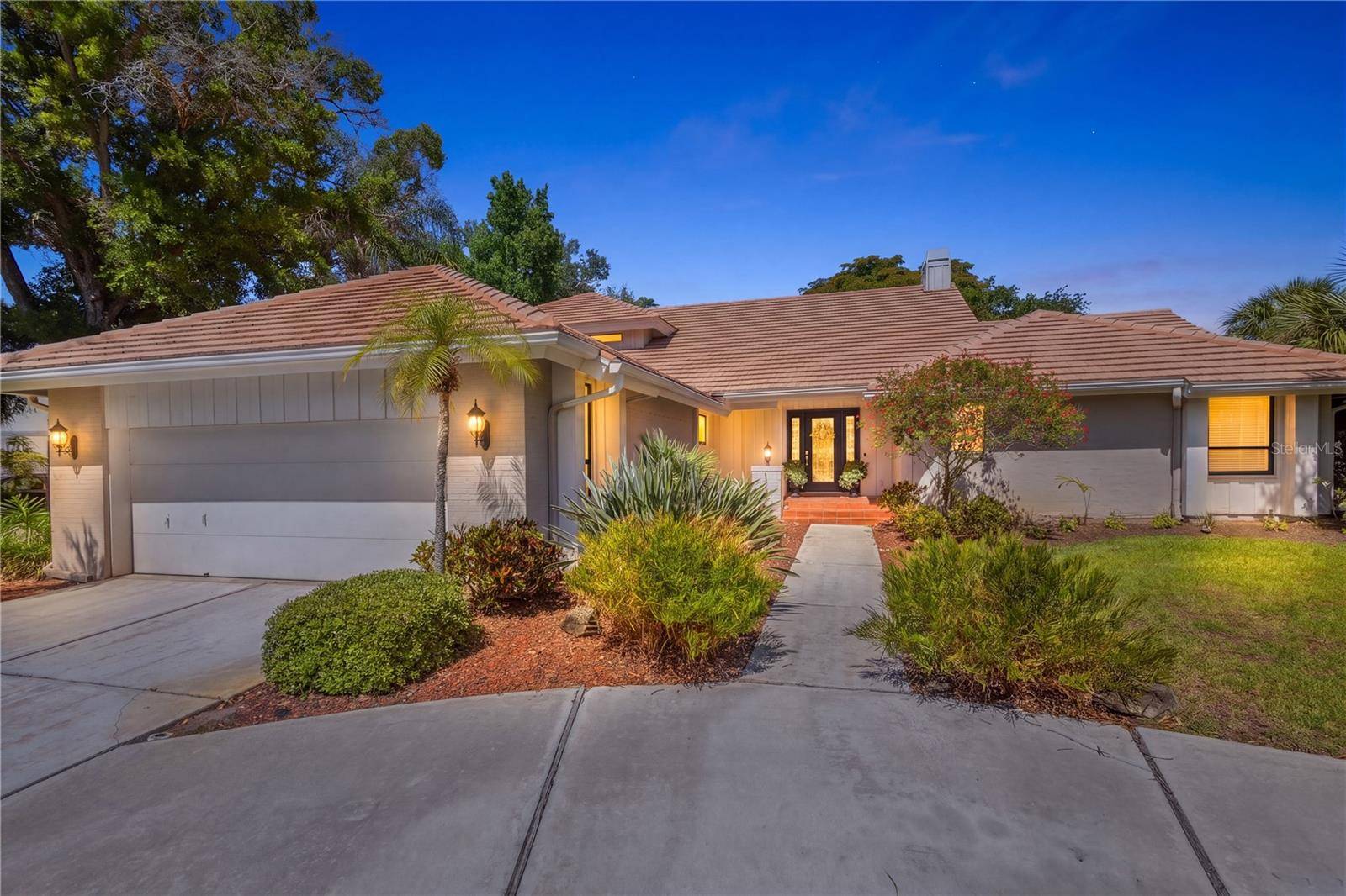 4937 LANDINGS CT, Sarasota, FL 34231