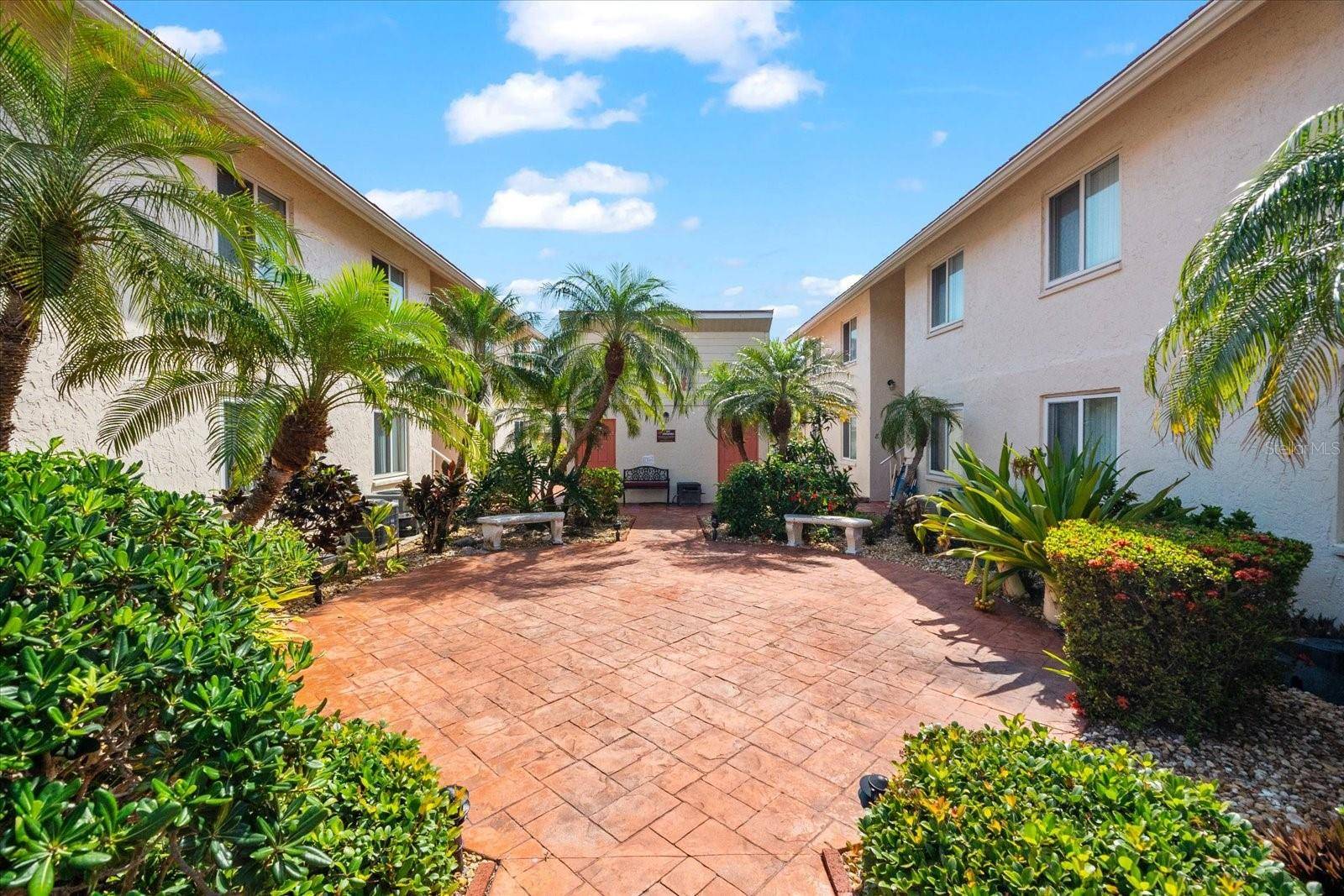 6708 SARASEA CIR #202, Sarasota, FL 34242