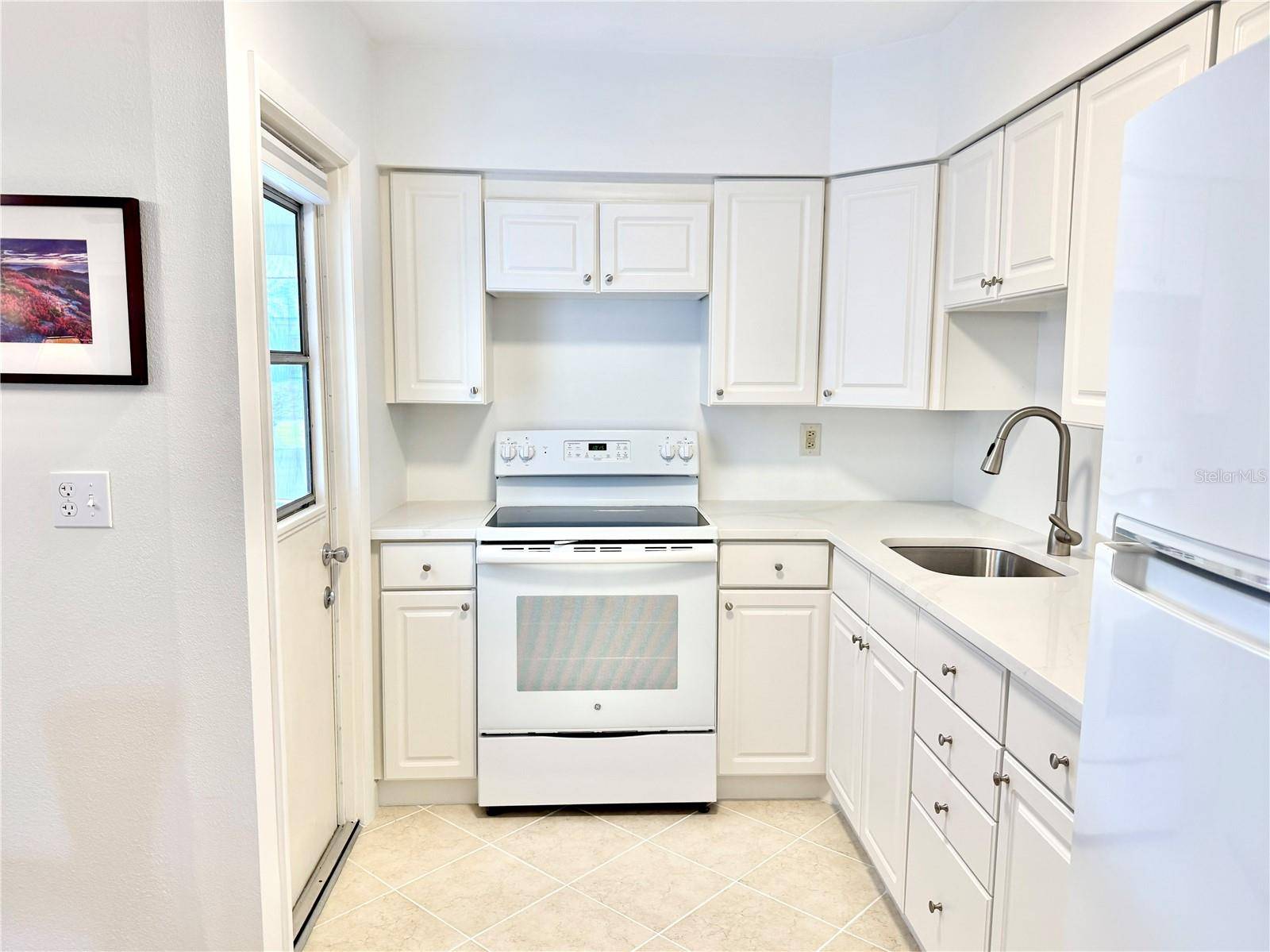 2221 ORANGE BLOSSOM LN, Bradenton, FL 34207