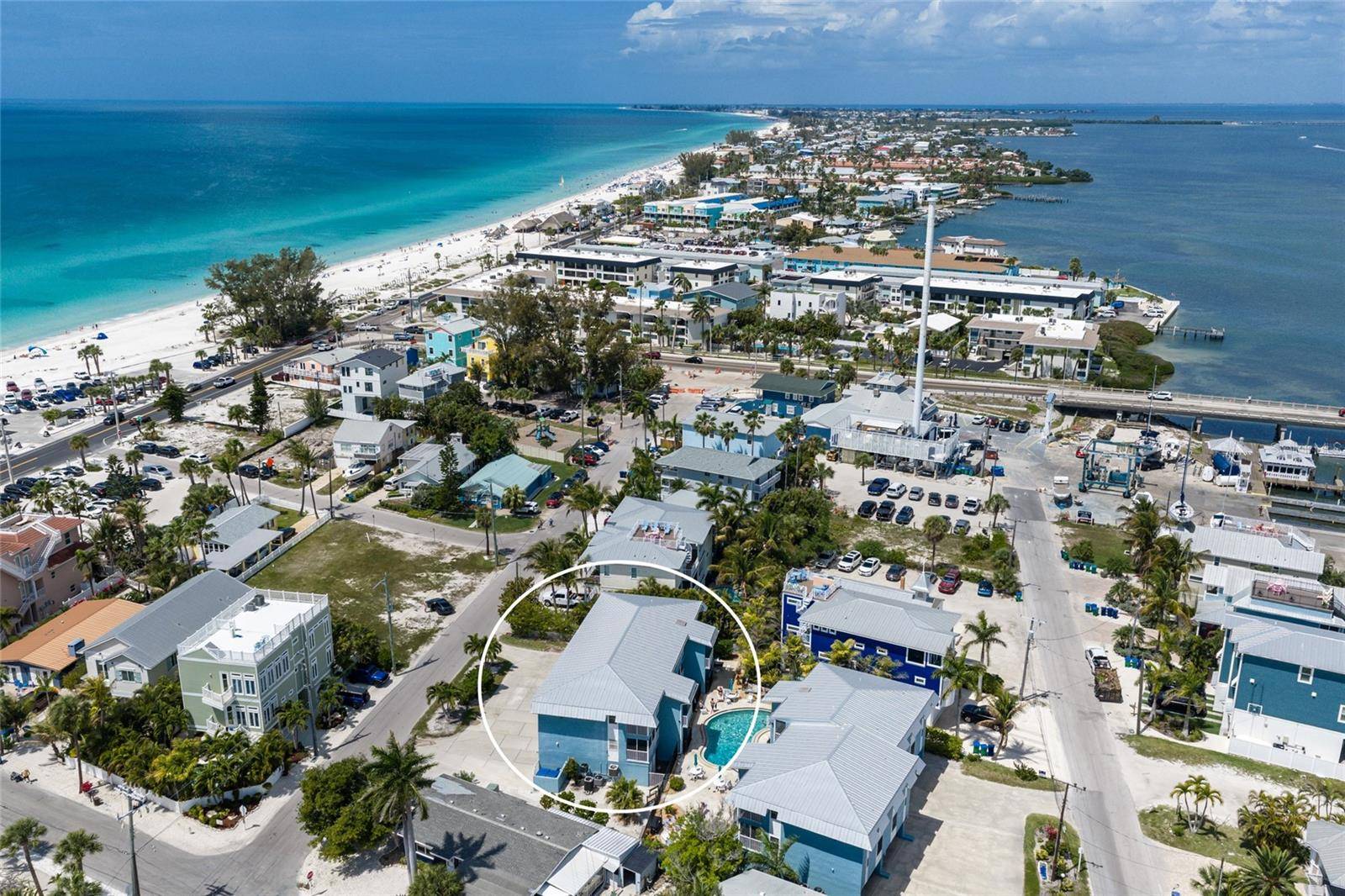 205 HIGHLAND AVE #2, Bradenton Beach, FL 34217