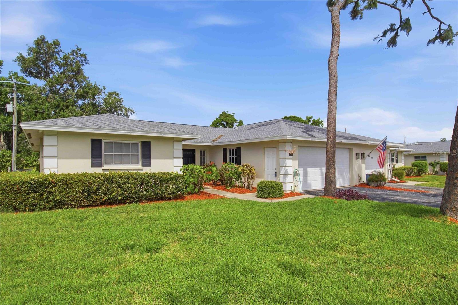 7354 W COUNTRY CLUB DR N, Sarasota, FL 34243