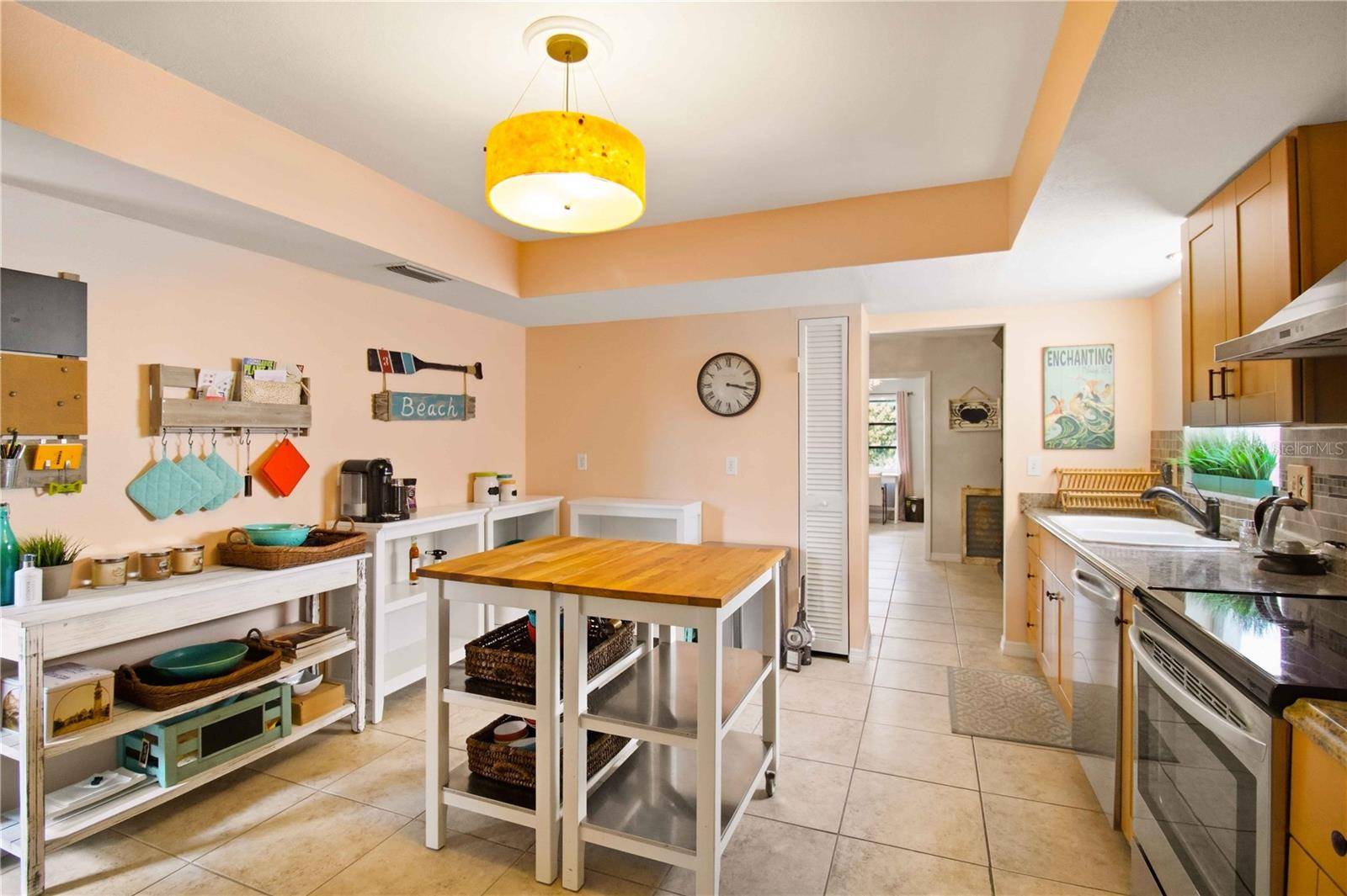 7354 W COUNTRY CLUB DR N, Sarasota, FL 34243