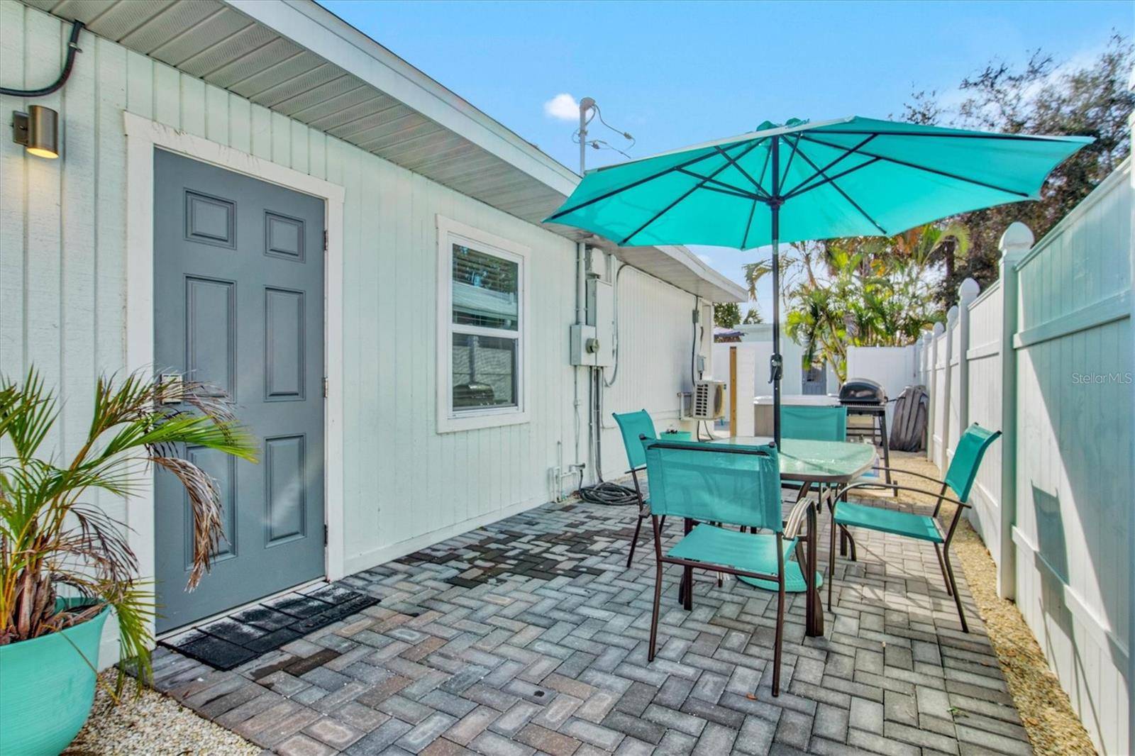 2084 GROVE ST #B, Sarasota, FL 34239