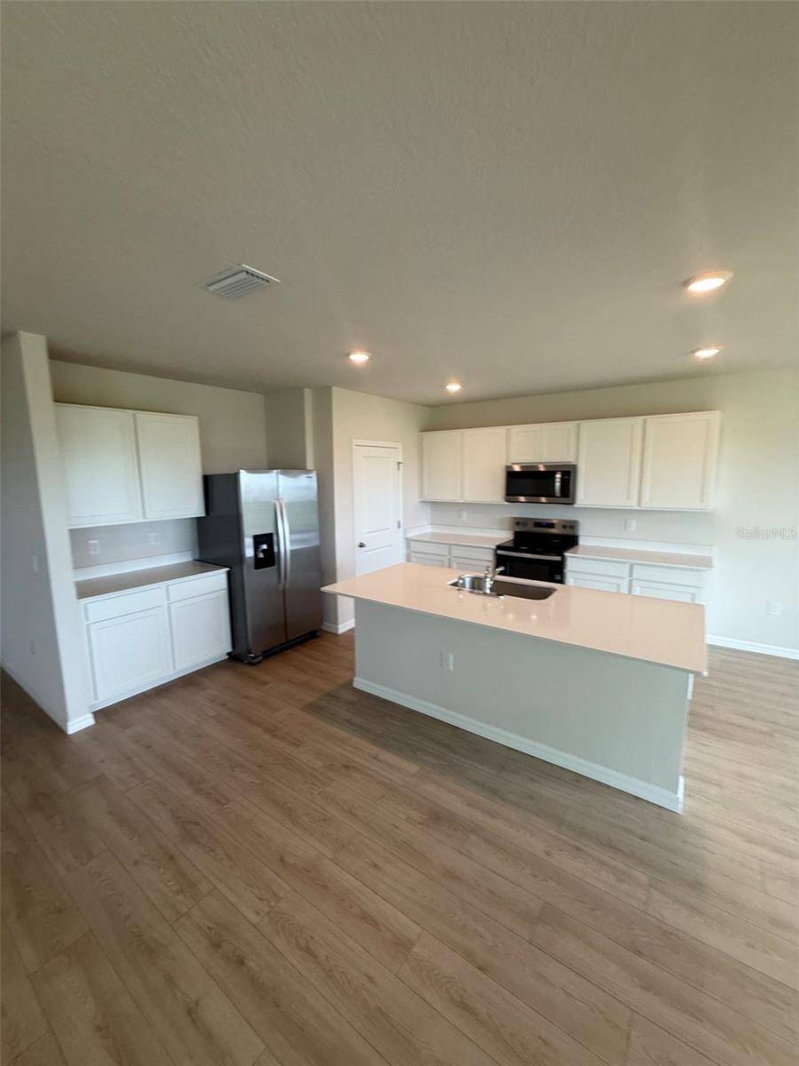 11003 44TH AVE E, Palmetto, FL 34221
