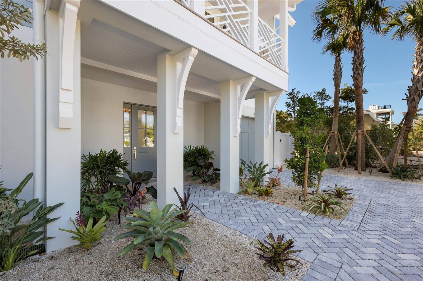 215 SYCAMORE AVE, Anna Maria, FL 34216