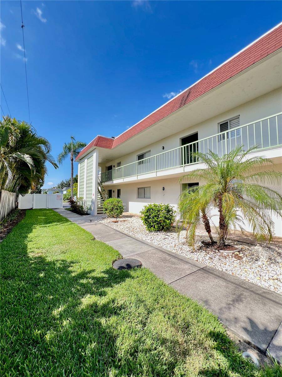 3504 BENEVA RD #206, Sarasota, FL 34232