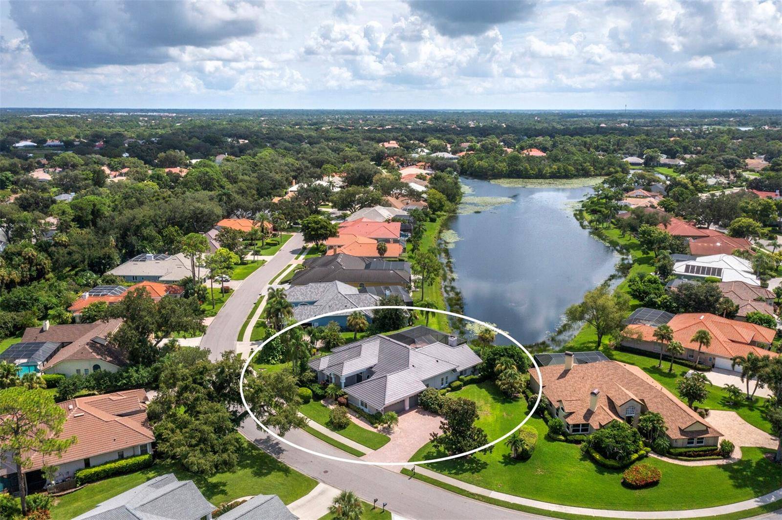 8615 WOODBRIAR DR, Sarasota, FL 34238