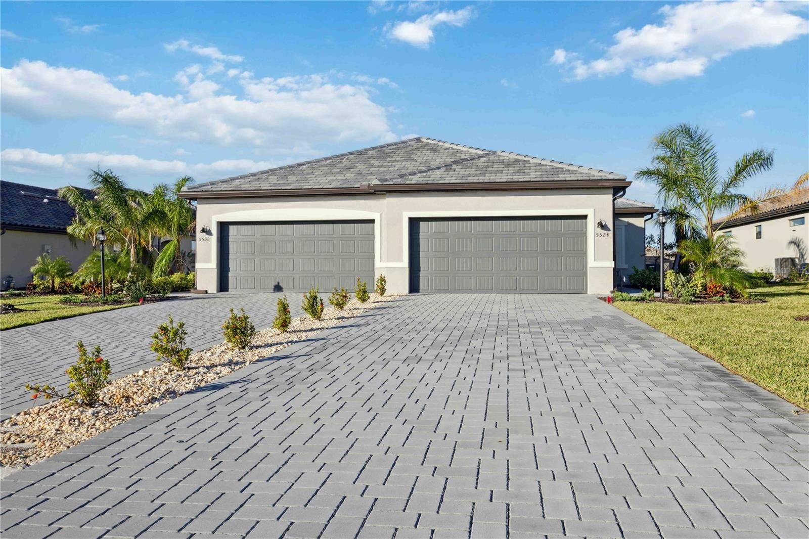 8141 SHORE LAKE DR, Englewood, FL 34224