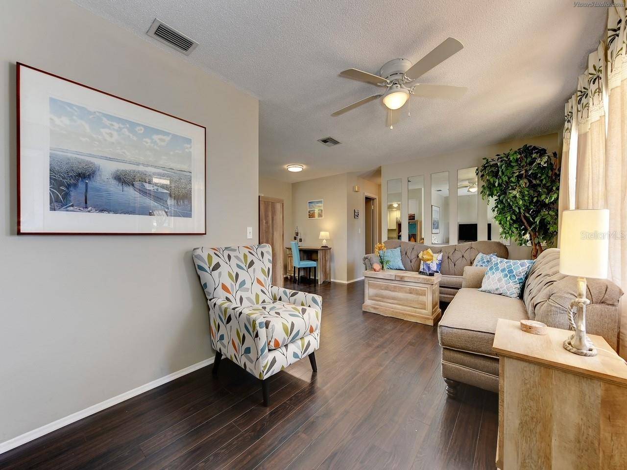 301 AVENIDA MADERA #B, Sarasota, FL 34242