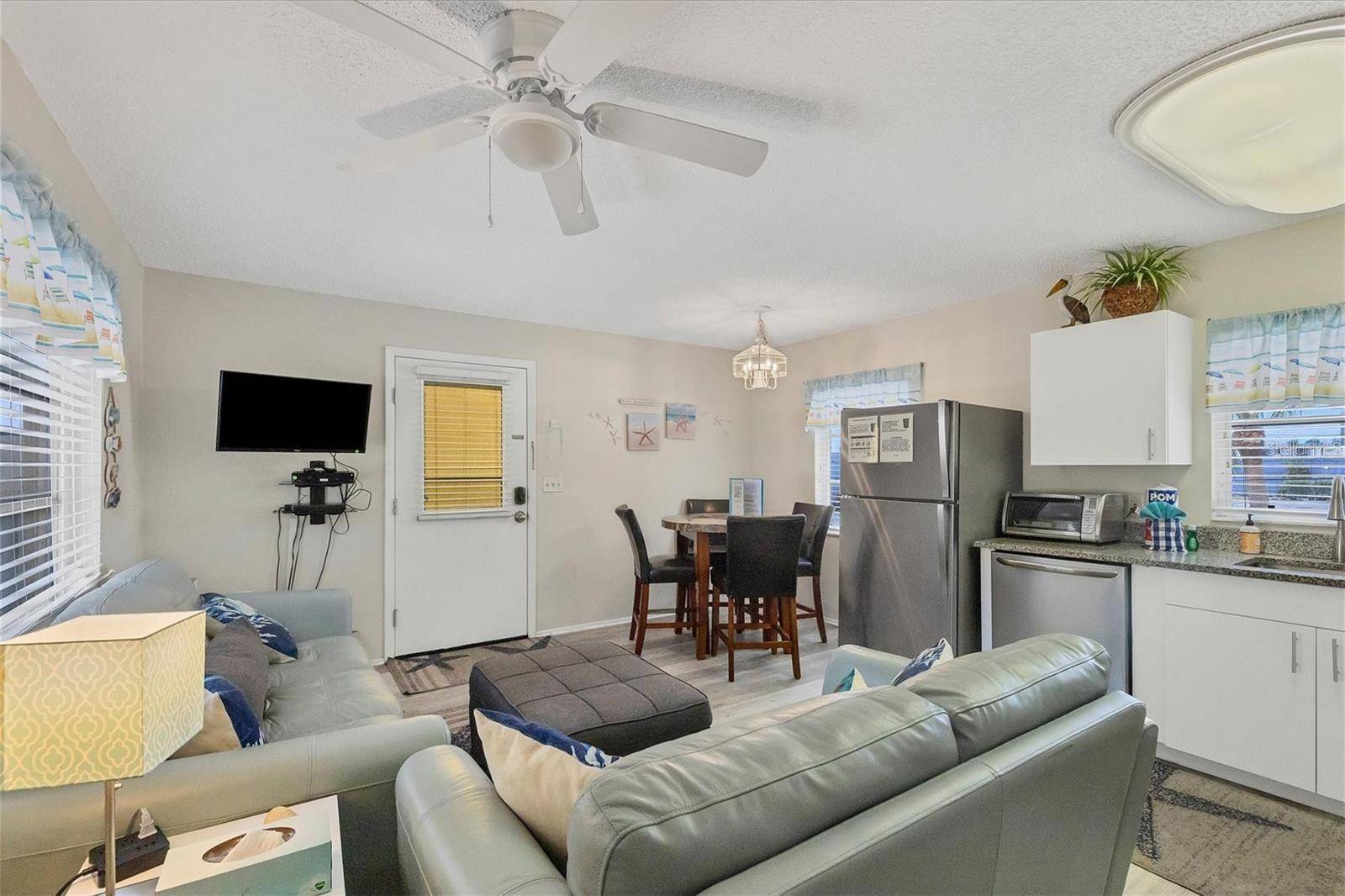 301 AVENIDA MADERA #A, Sarasota, FL 34242