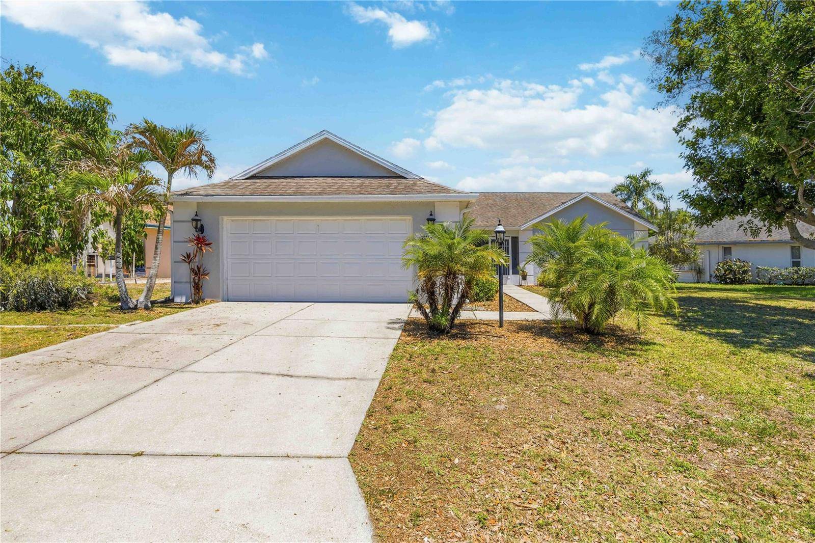 4851 HAMLETS GROVE DR, Sarasota, FL 34235