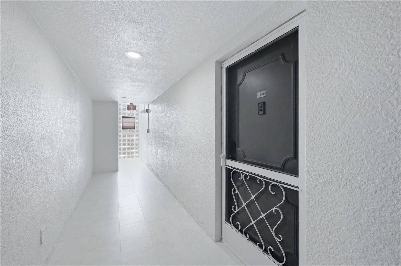 2100 BENJAMIN FRANKLIN DR #205, Sarasota, FL 34236