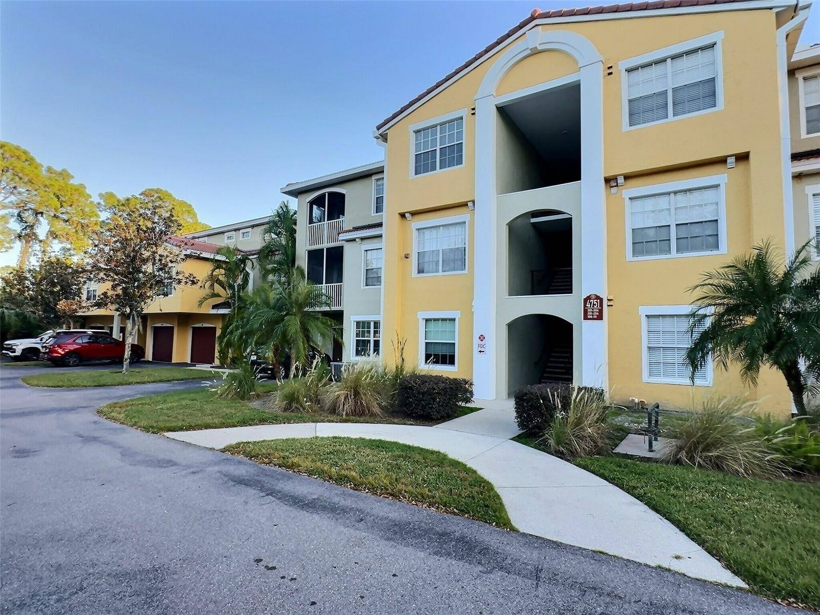 4751 TRAVINI CIR #4-105, Sarasota, FL 34235