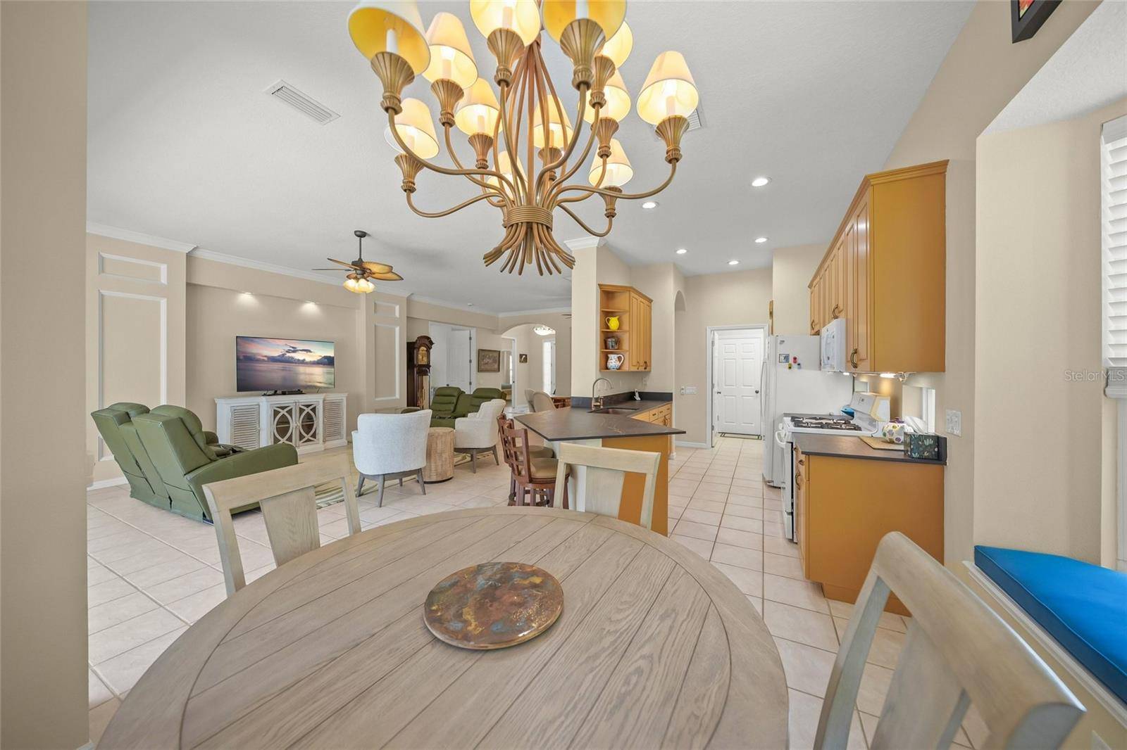 6923 LENNOX PL, University Park, FL 34201