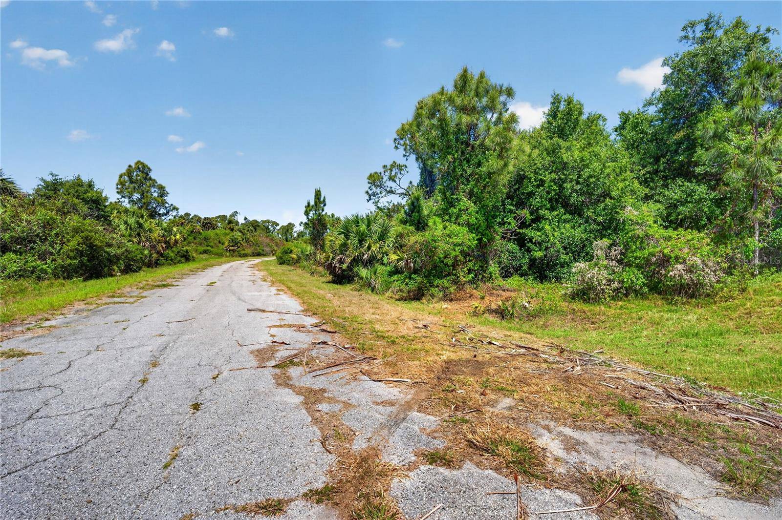 CUSTER CIR, North Port, FL 34288