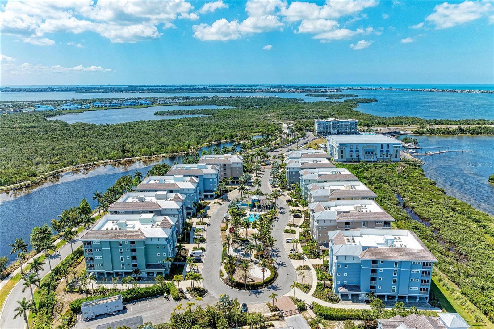 395 ARUBA CIR #402, Bradenton, FL 34209