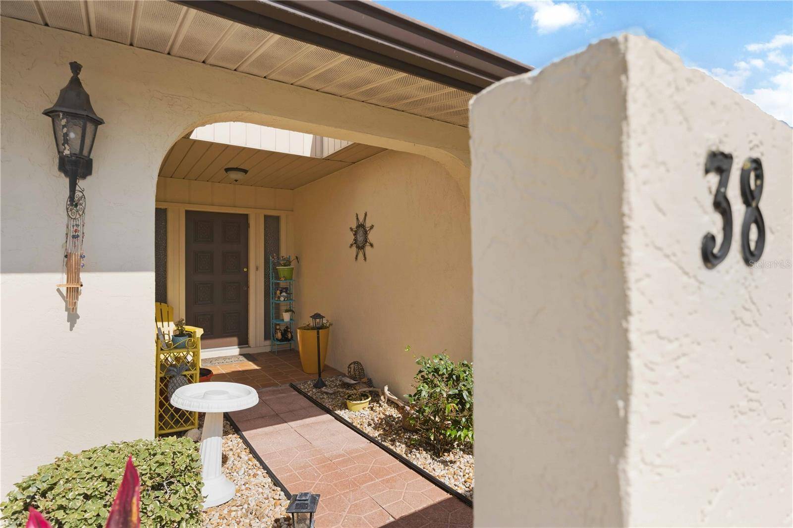 38 PEBBLE ROCK DR, Venice, FL 34293