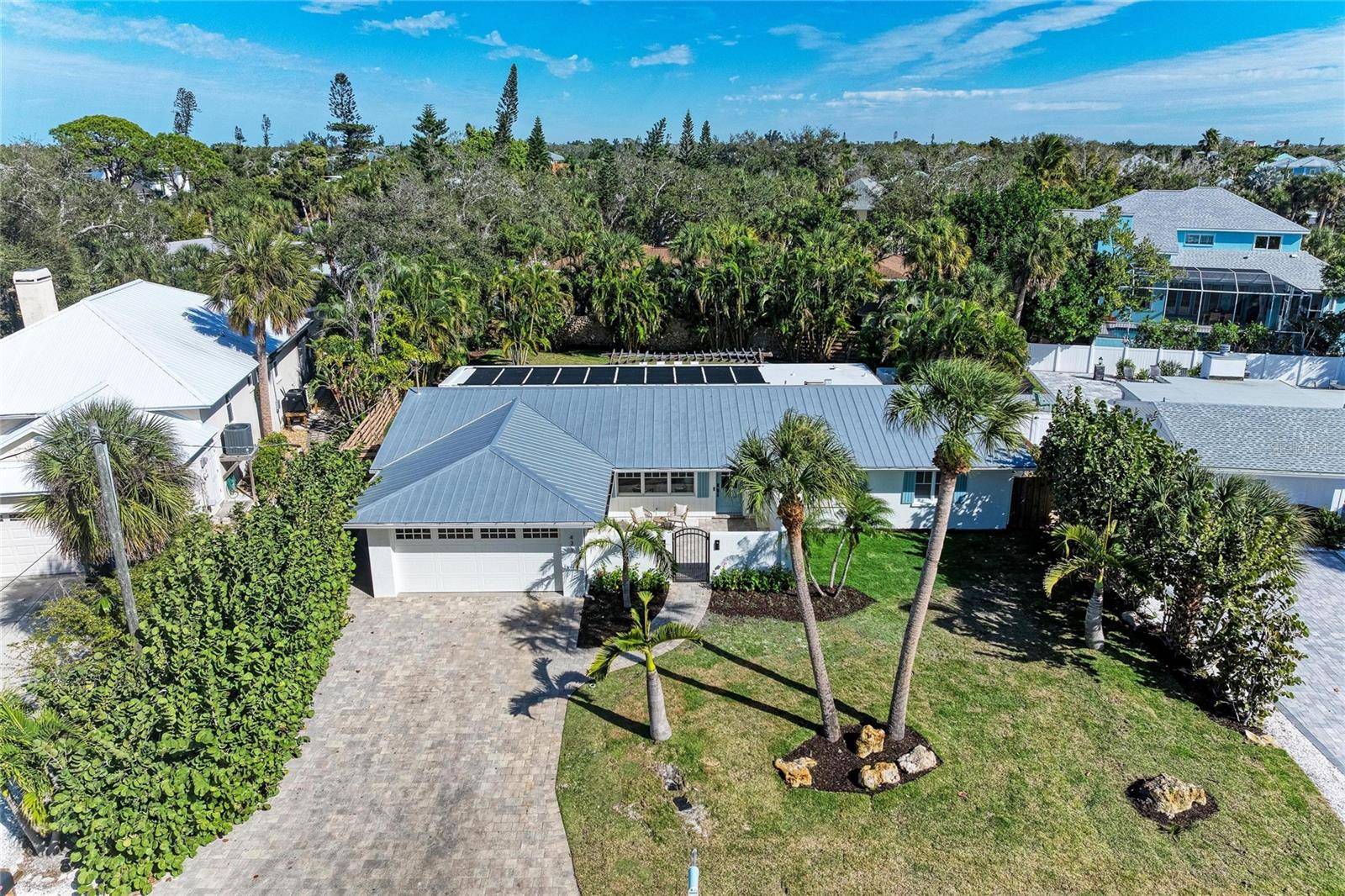 431 ISLAND CIR, Sarasota, FL 34242