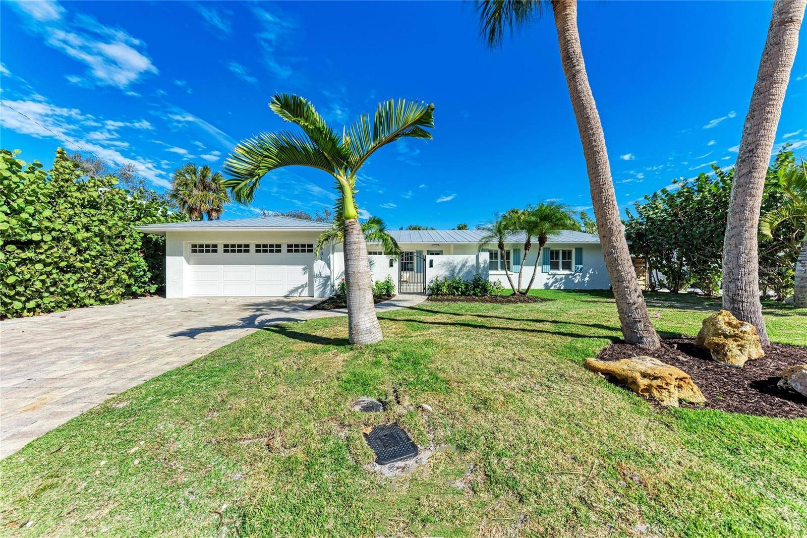 431 ISLAND CIR, Sarasota, FL 34242