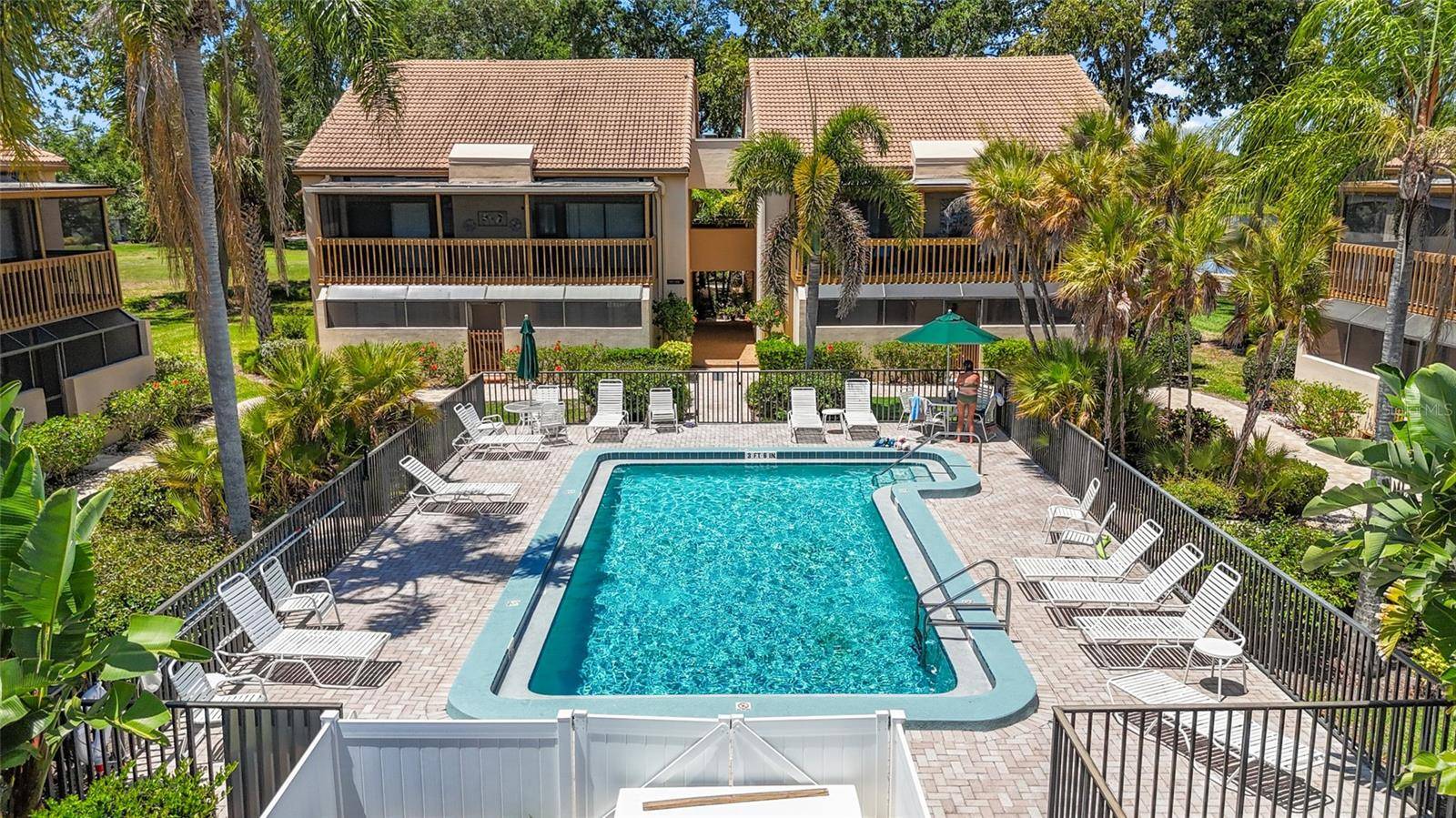 3033 WILLOW GN #10, Sarasota, FL 34235